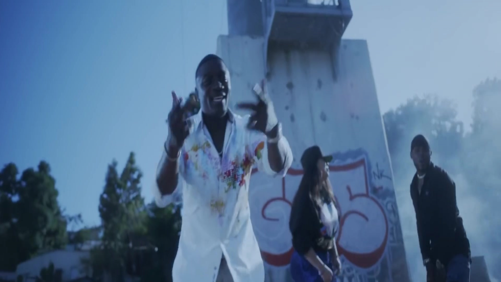 Akon, Musicologo The Libro & Melymel - Manejando